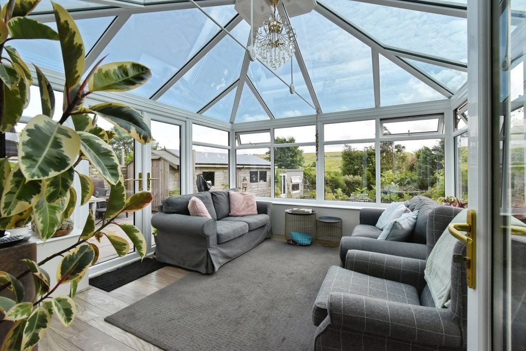 Property photo 3 of 17 Photo