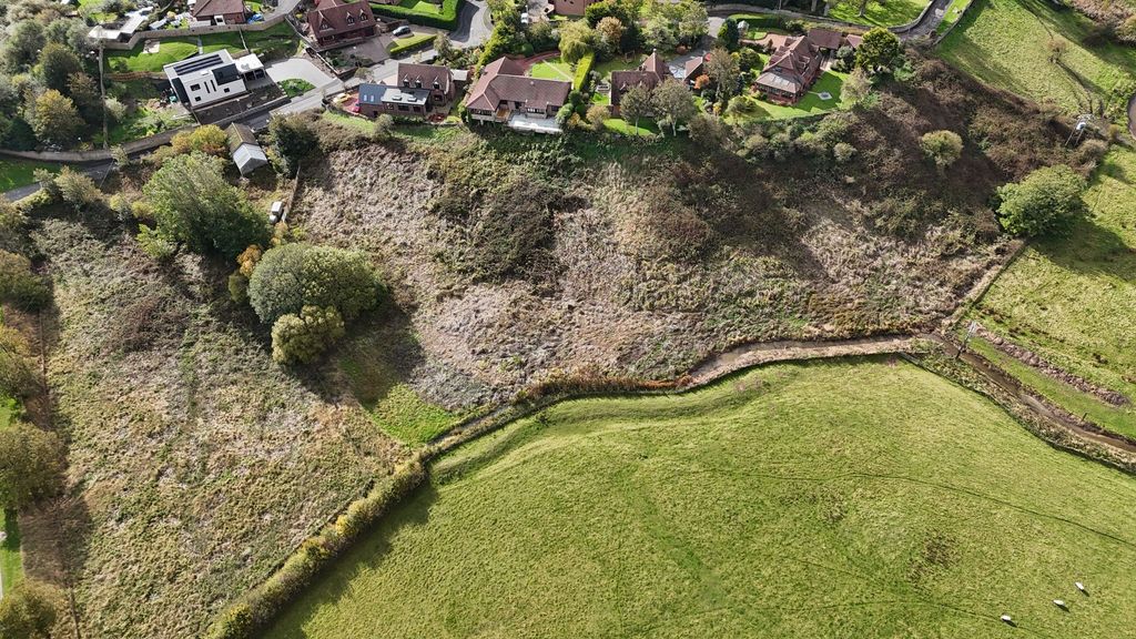 Property photo 2 of 23