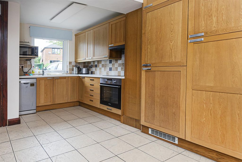Property photo 3 of 38 Dining Kitchen