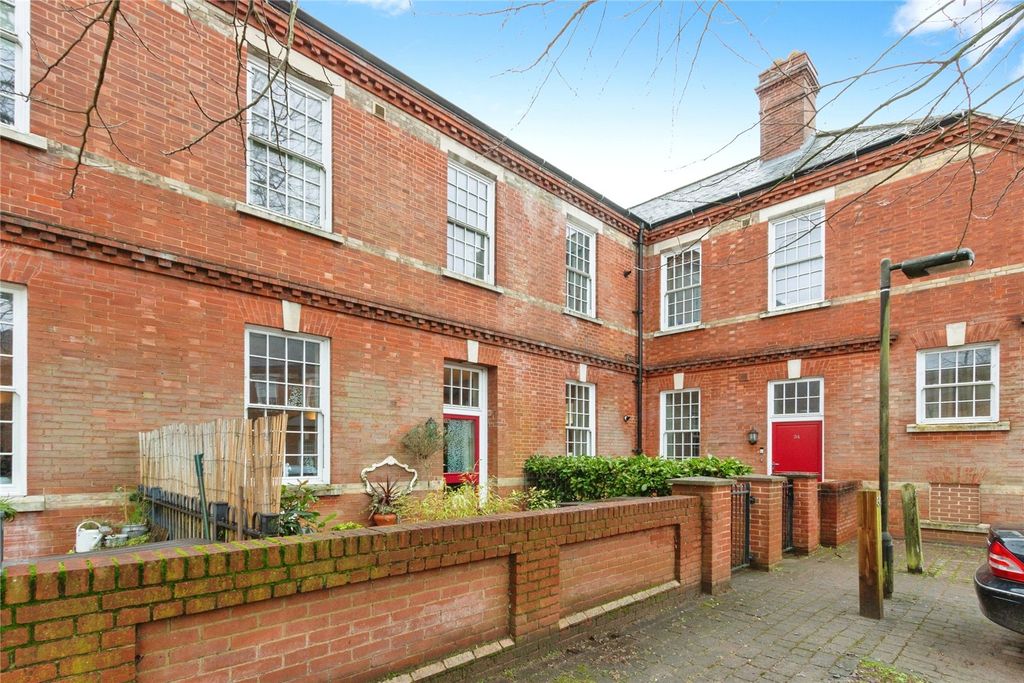 Property photo 1 of 19 Picture No. 04