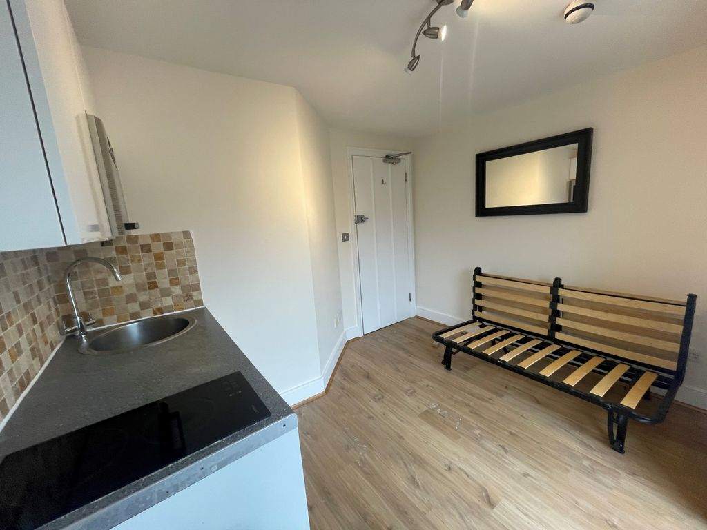 Property photo 2 of 5 Photo 4