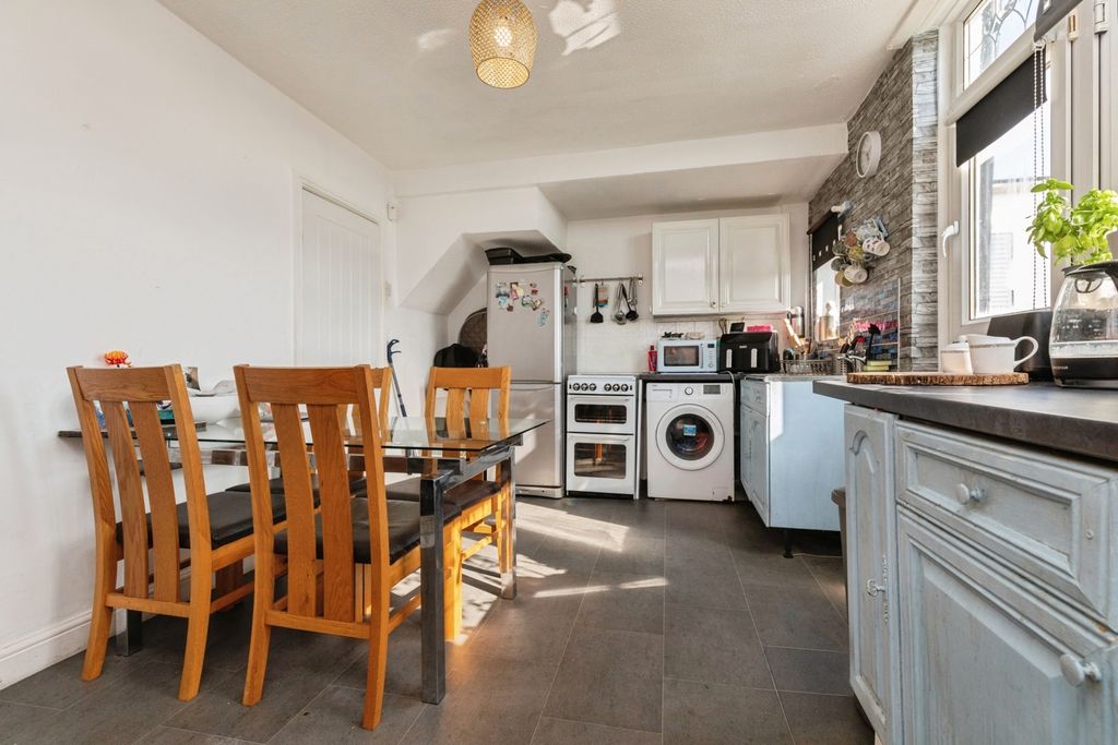 Property photo 3 of 21 Pbox-Img.Jpg