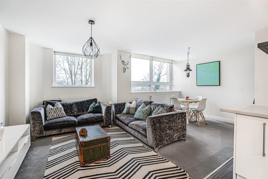 Property photo 3 of 10 25_73356.Jpg