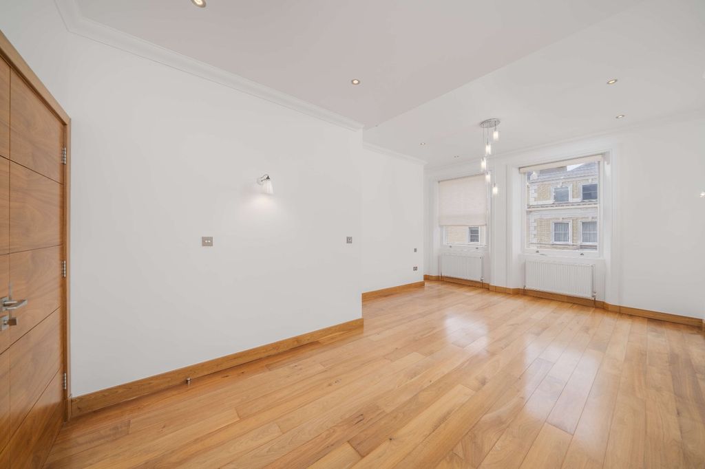 Property photo 2 of 16 Picture No. 35