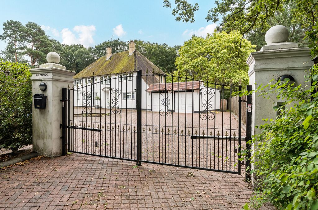 Property photo 2 of 27 1353736-1-68c1A71...
