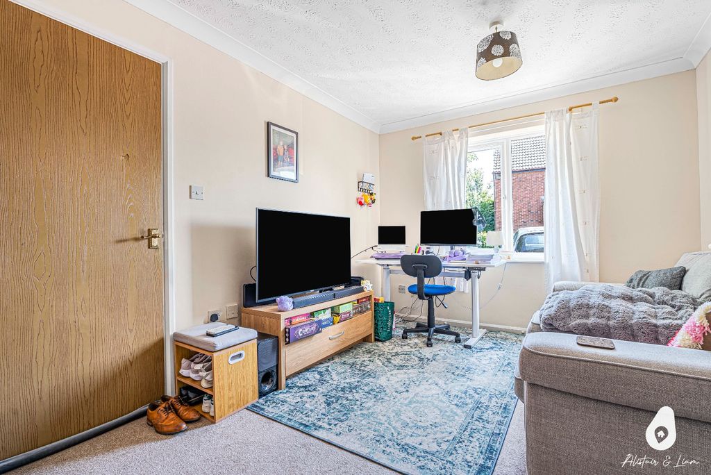 Property photo 2 of 9 5284751