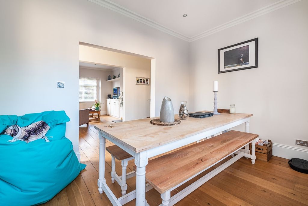 Property photo 3 of 12 Trinity-Cresent-0...