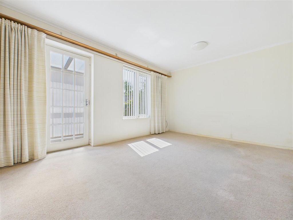 Property photo 2 of 12 Cam02453G0-Pr0127-Still005.Jpg