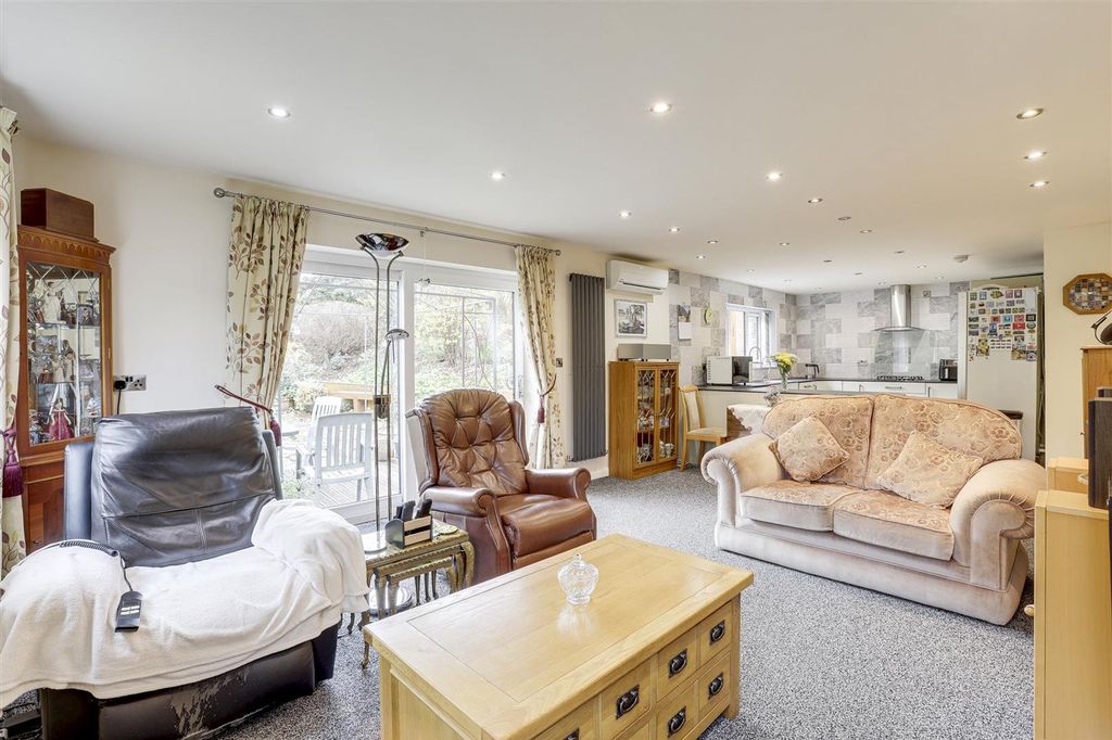 Property photo 2 of 26