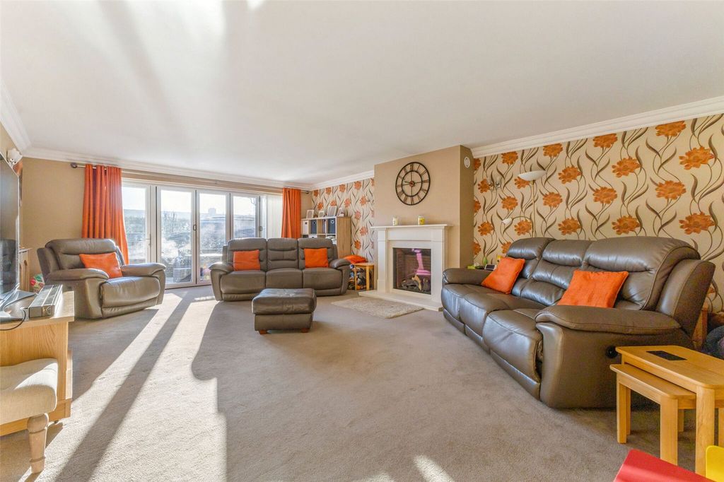 Property photo 2 of 16 Picture No. 02