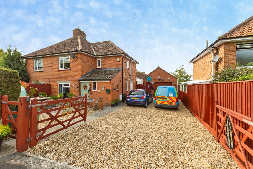 Property photo 1 of 16