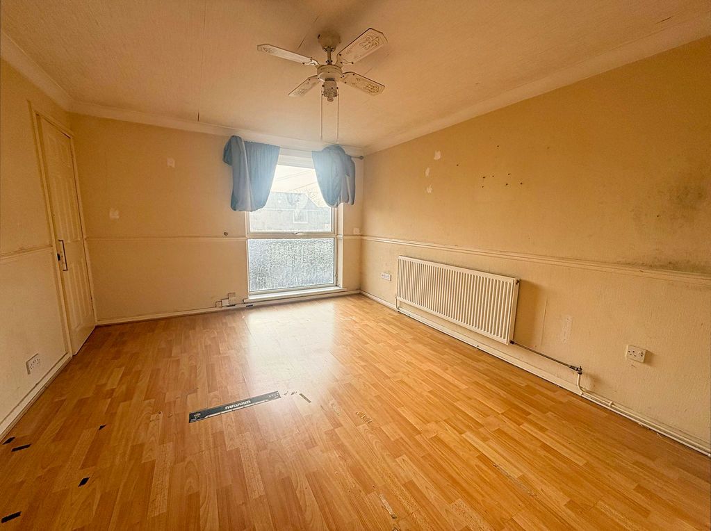 Property photo 2 of 6 Lounge