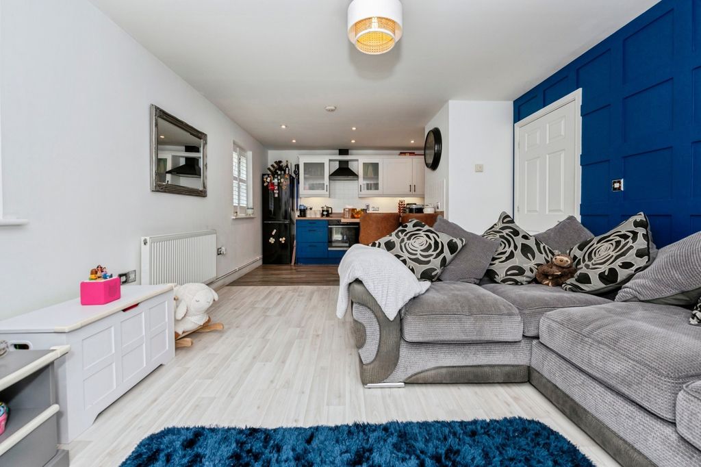 Property photo 3 of 14 Pbox-Img.Jpg