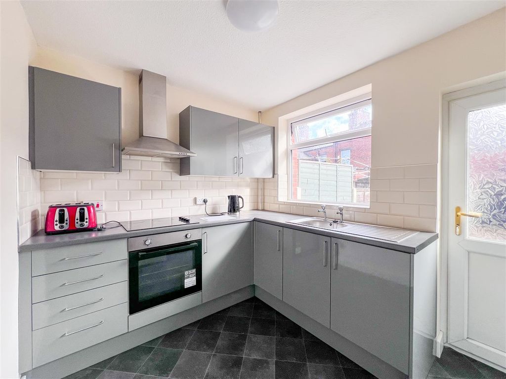 Property photo 2 of 16 Kitchen