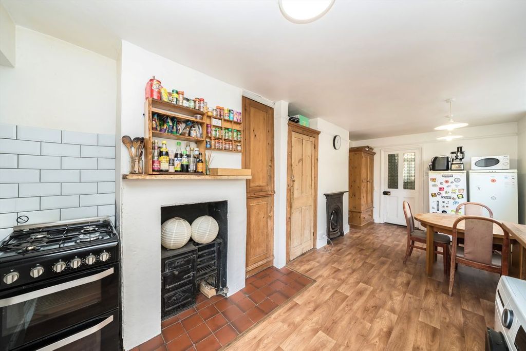 Property photo 2 of 5
