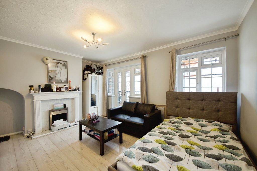 Property photo 3 of 19 Pbox-Img.Jpg