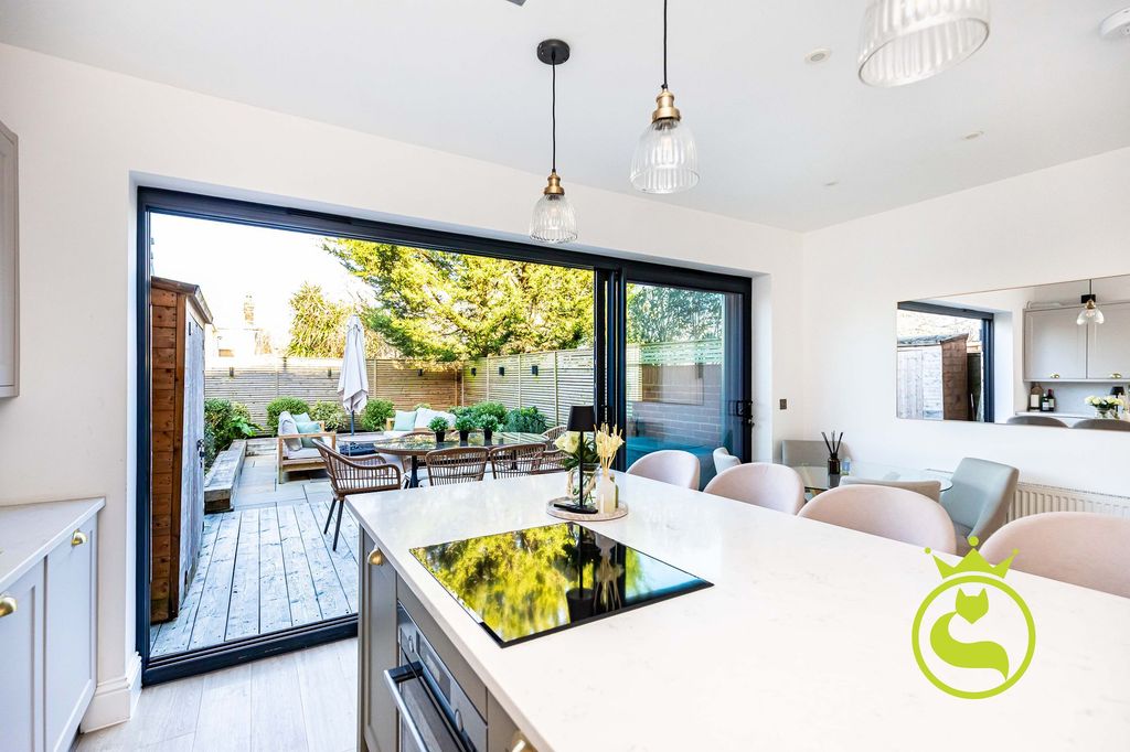 Property photo 3 of 17