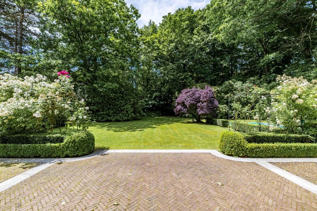 Property photo 3 of 27