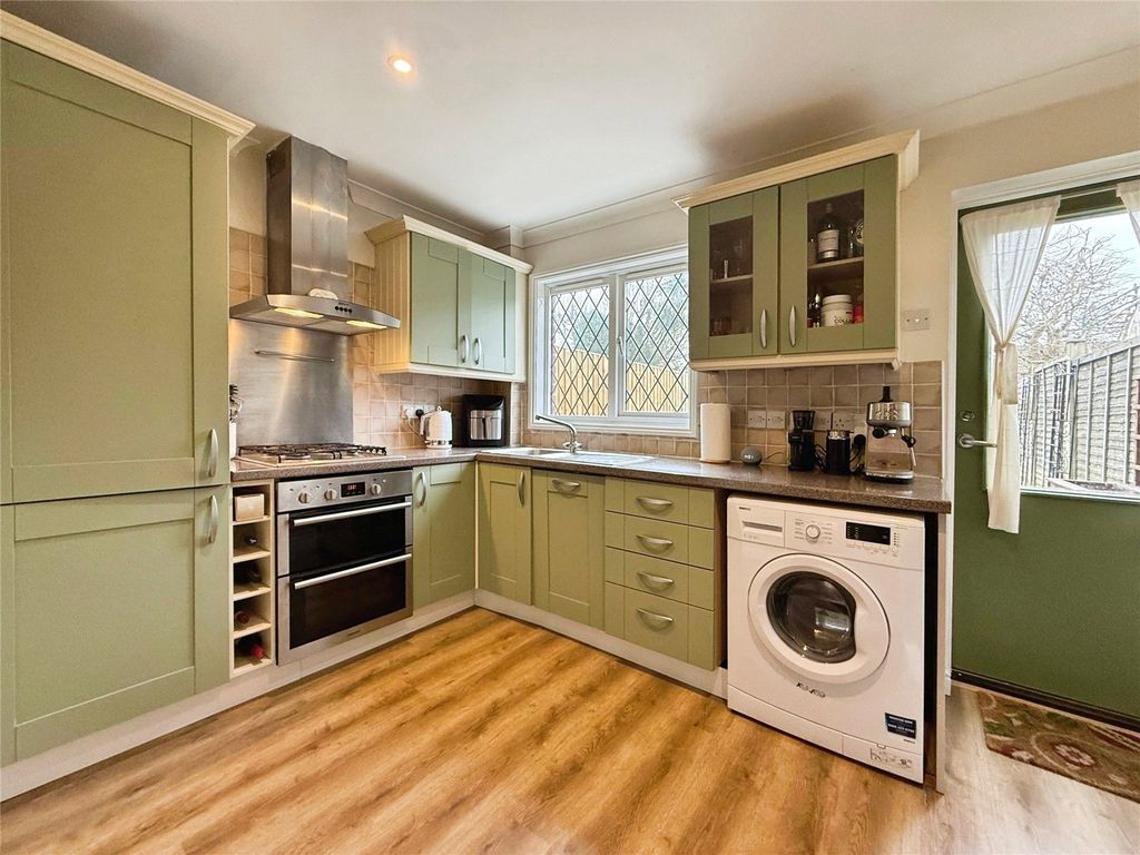 Property photo 3 of 21 Picture No. 15