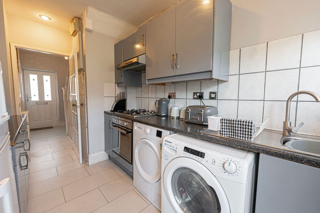 Property photo 2 of 29