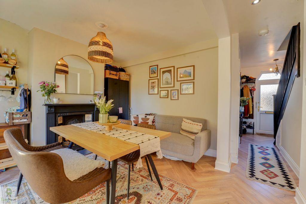 Property photo 3 of 12 Dsc08664-Dsc08668