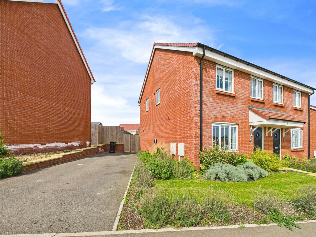 Property photo 1 of 12 1 - Picture No. 01