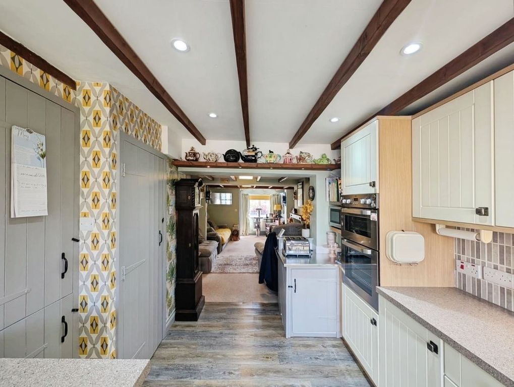 Property photo 2 of 12 Kitchen