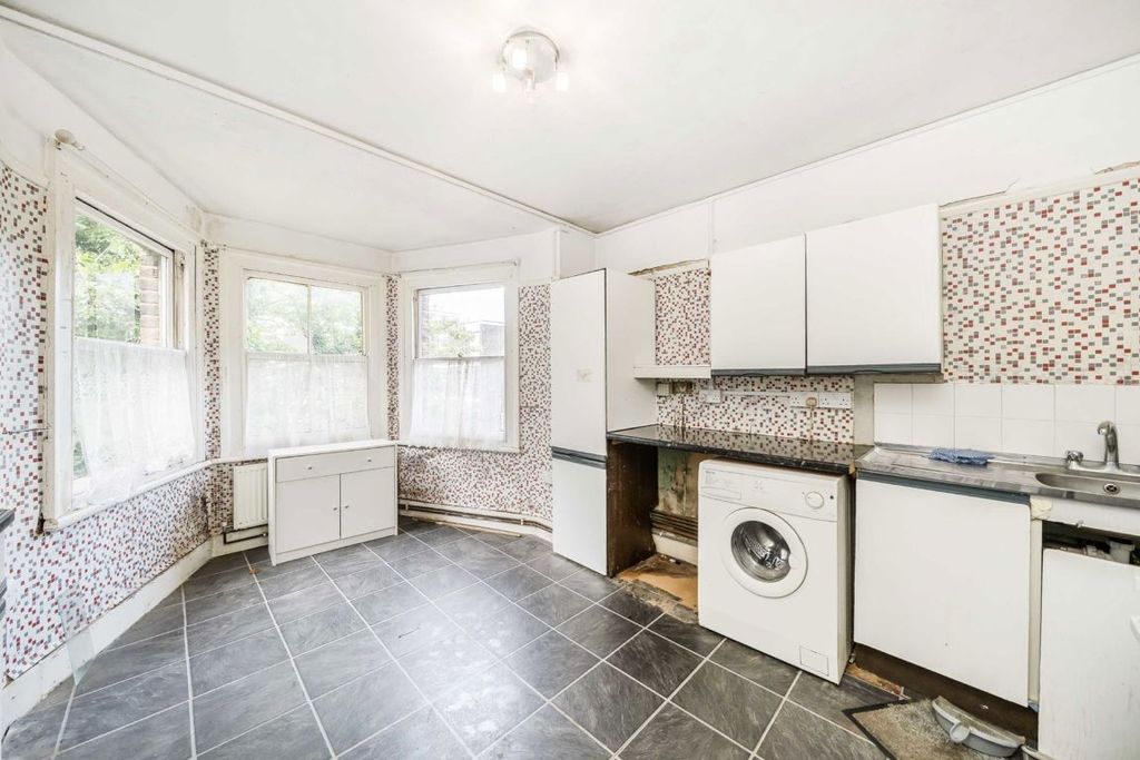 Property photo 2 of 3