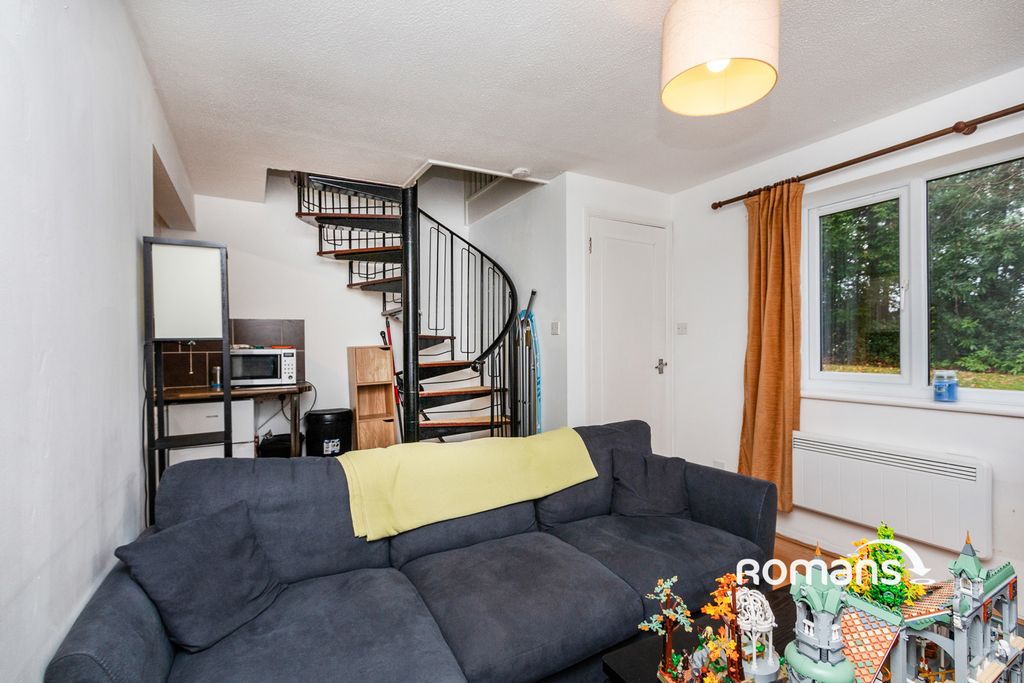 Property photo 2 of 7 Photo