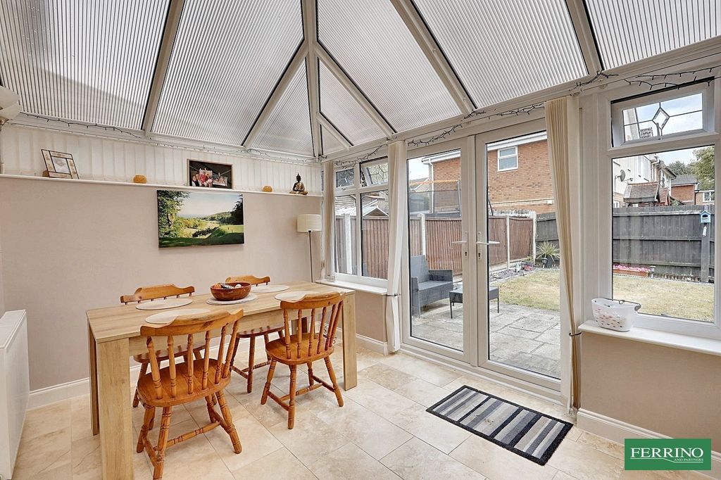 Property photo 2 of 22 Conservatory - Dining Room