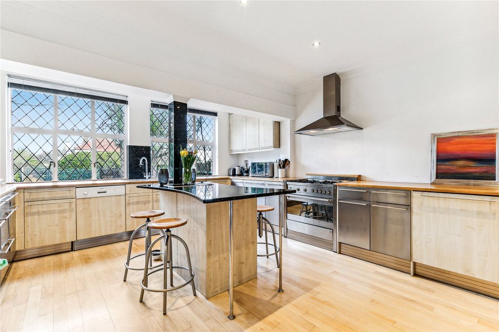 Property photo 2 of 17 Picture No. 02