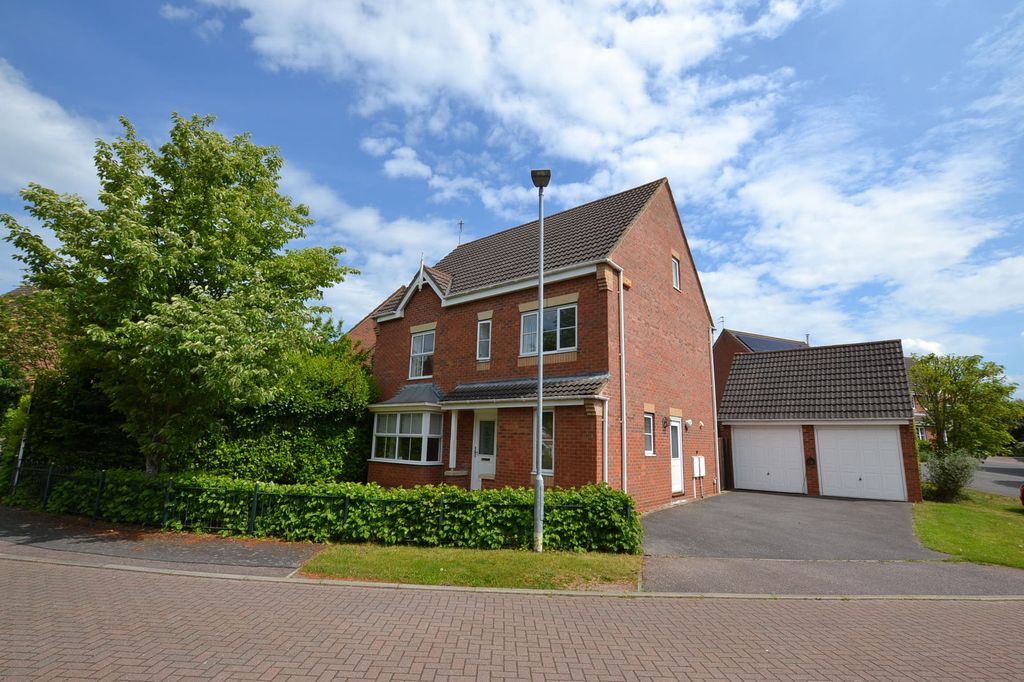 Property photo 1 of 27