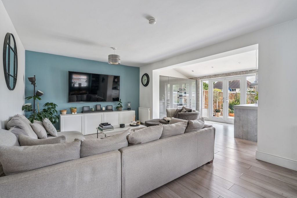 Property photo 1 of 16