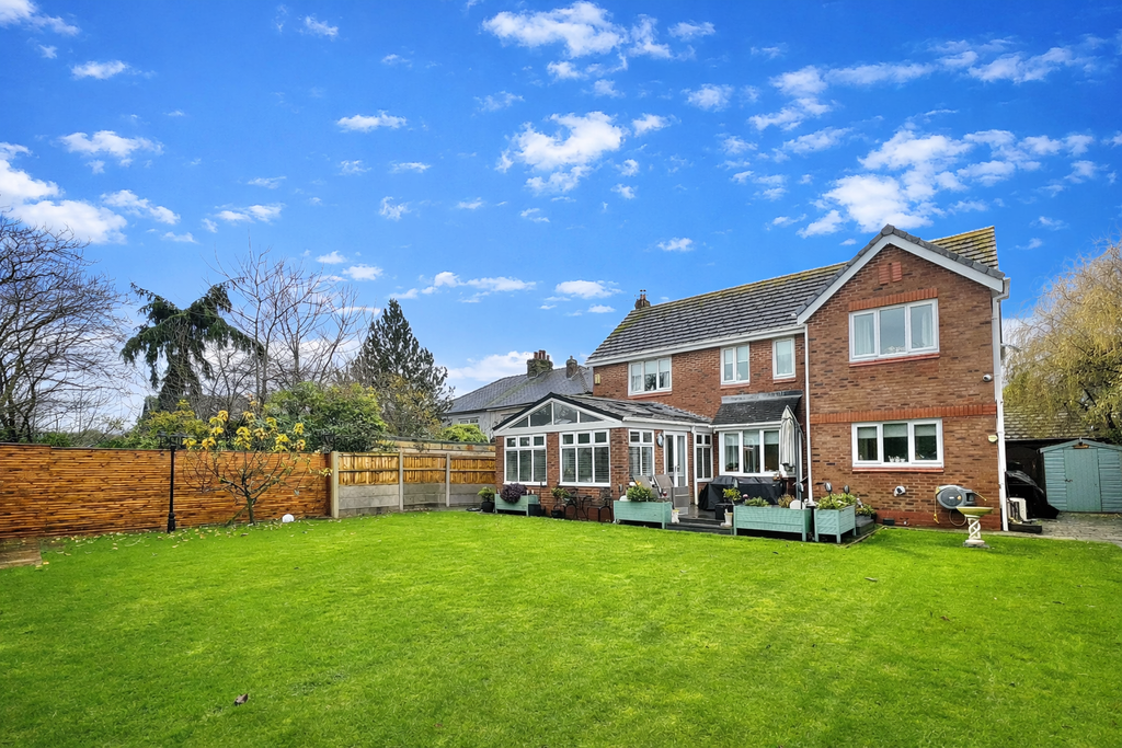 Property photo 2 of 31