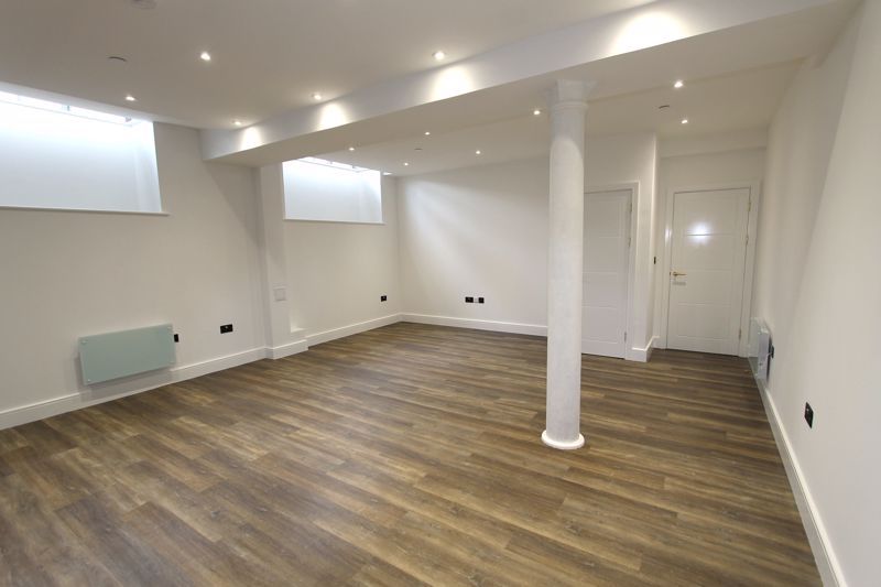 Property photo 3 of 11 Photo 18