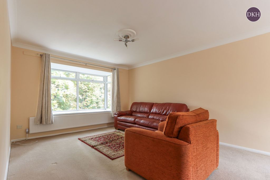 Property photo 2 of 9 Picture No. 12