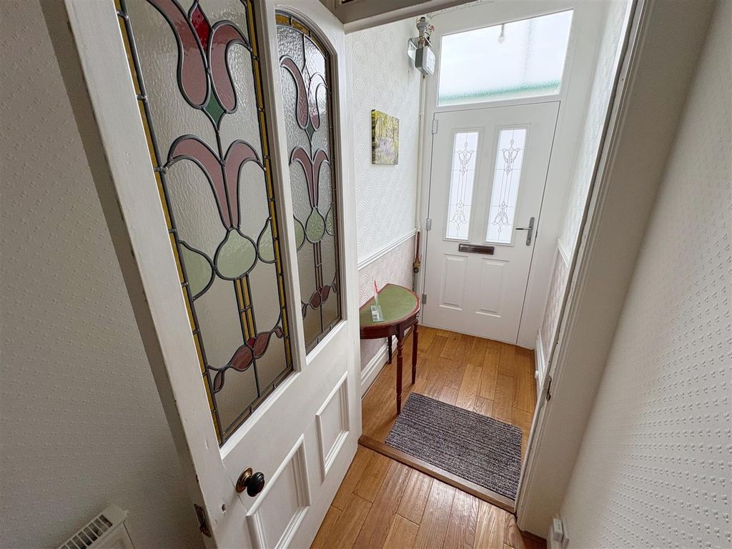 Property photo 3 of 31 Vestibule.Jpg
