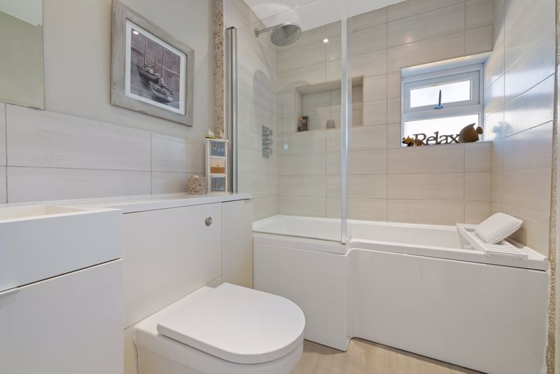 Property photo 3 of 17 Photo 4