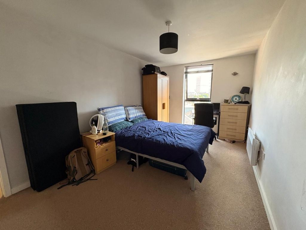 Property photo 3 of 14 Master Bedroom