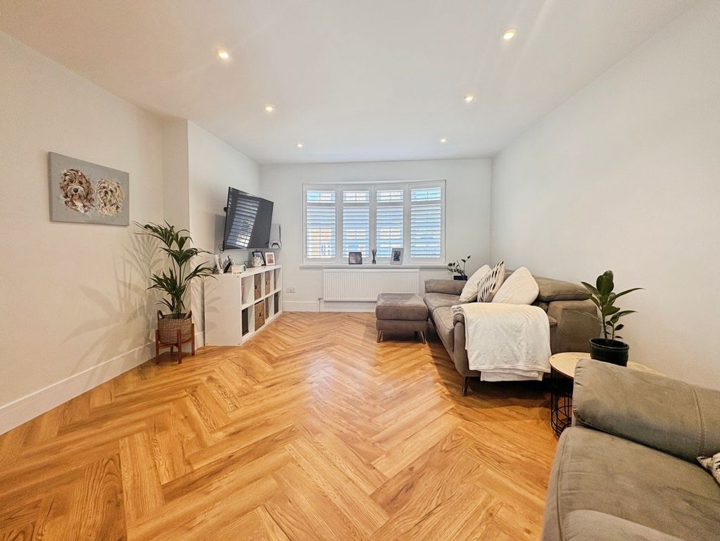 Property photo 2 of 23 Pbox-Img.Jpg