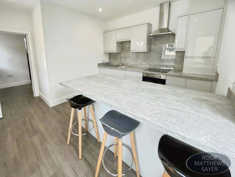 Property photo 3 of 10 Photo 8