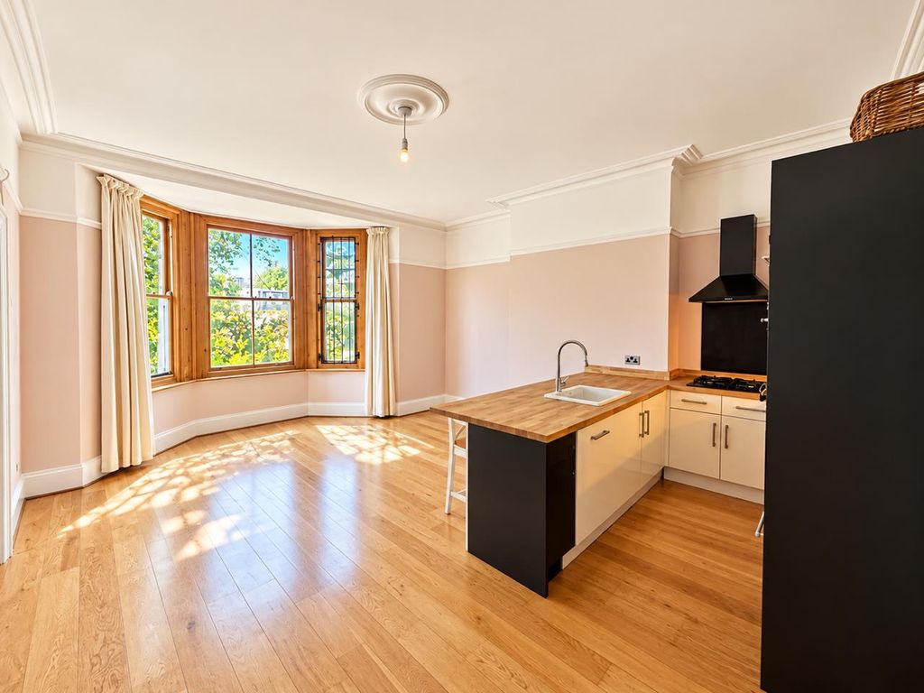 Property photo 3 of 10 6C8199A1-767B-4C23-B5F1-F3493F943050.Png
