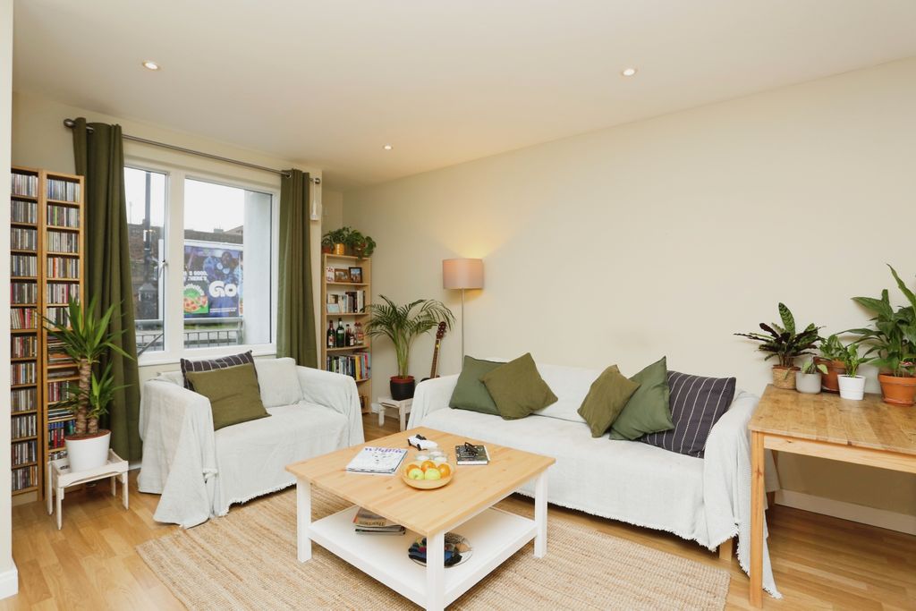 Property photo 2 of 11 Living Room