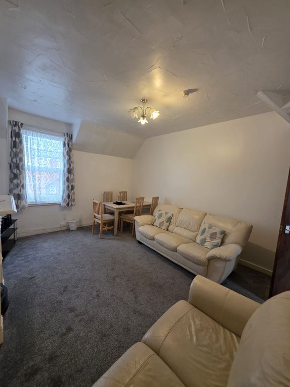 Additional image 4 of 2 bed flat to rentMostyn Ave, Llandudno LL30