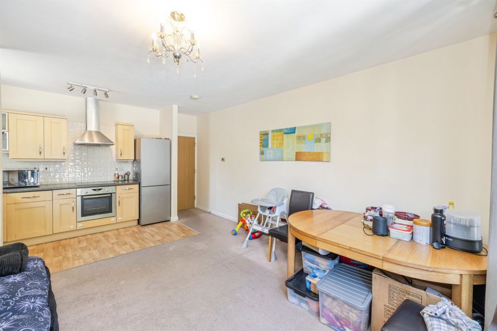 Property photo 3 of 11