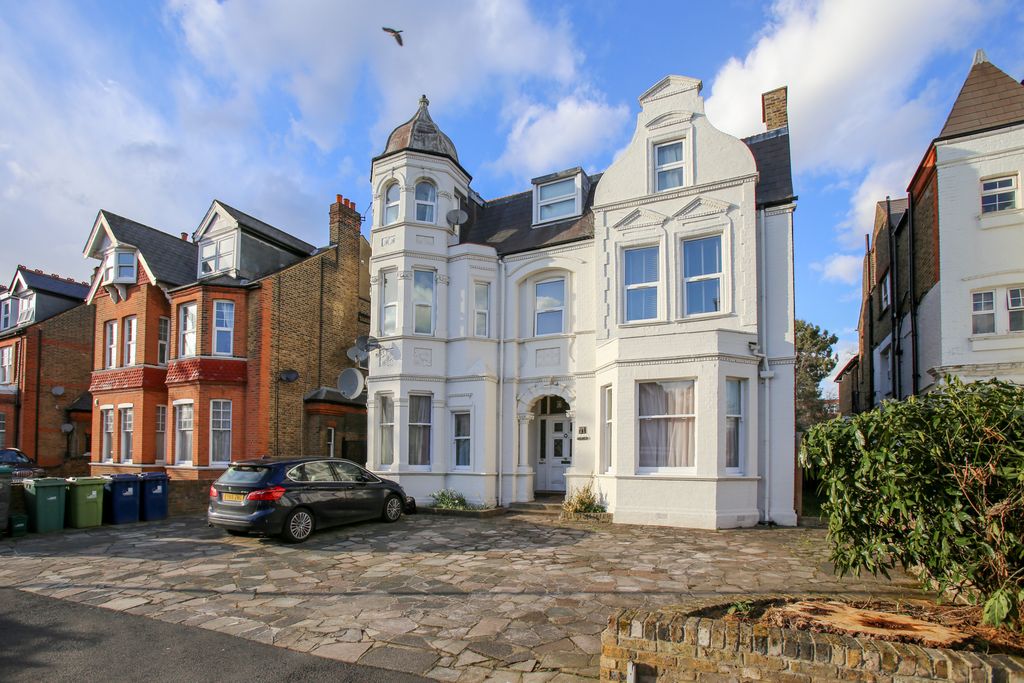 Property photo 2 of 17