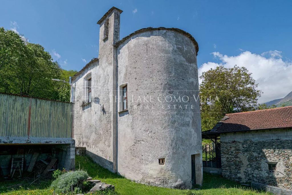 Property photo 2 of 30 The Lake Como Villa- Chiesa Brenzio