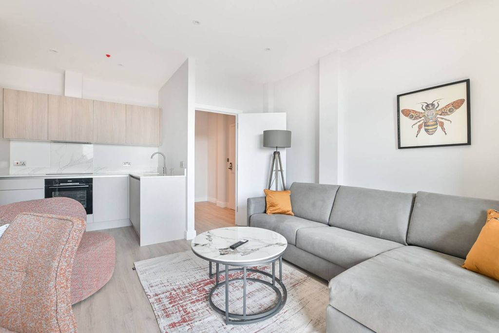 Property photo 3 of 9