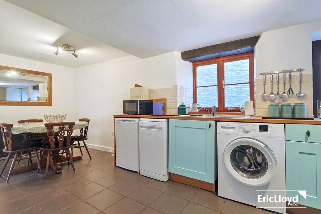 Property photo 3 of 11 Photo 10