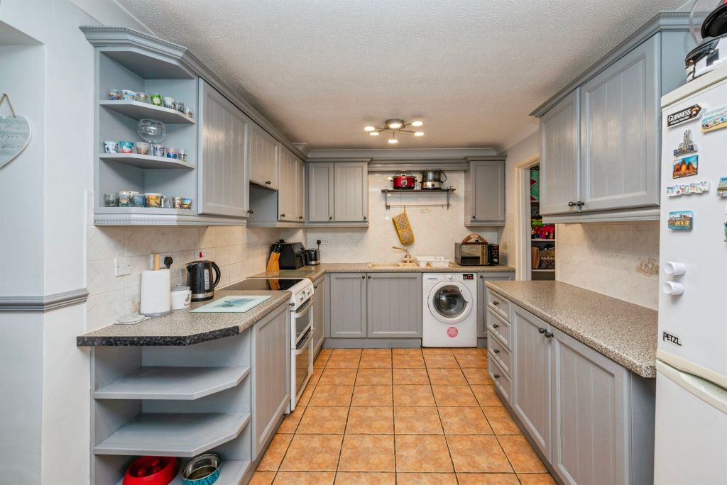 Property photo 2 of 21